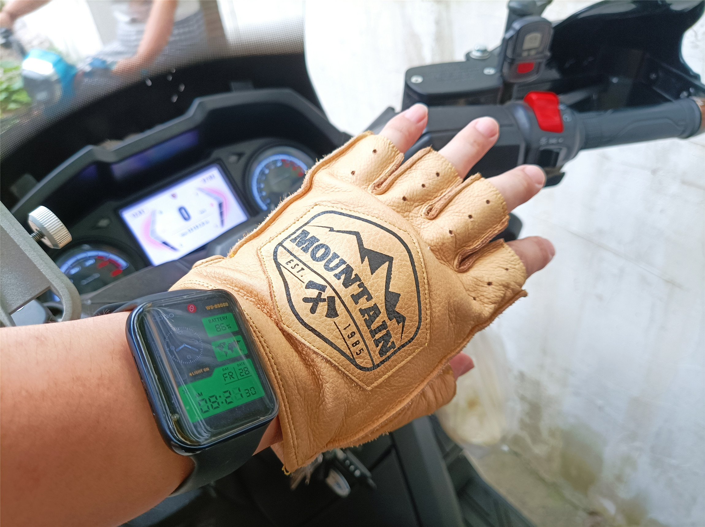 台荣探路者300踏板车落地价,2022款台荣探路者300测评