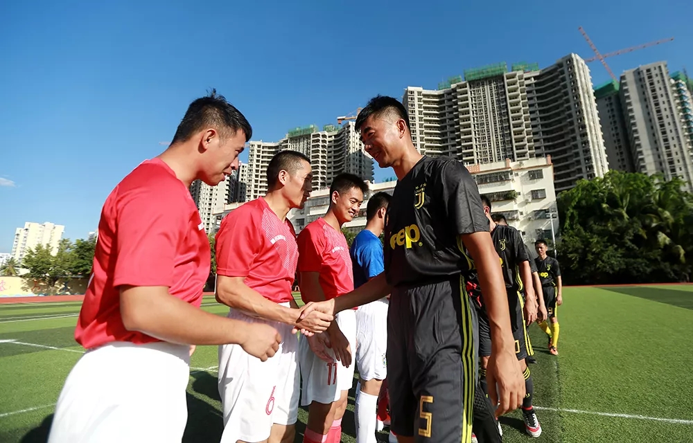 青春舞动绿茵场,青春跃动篮球赛