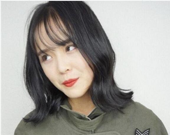 方脸额头窄适合的发型短发,女人额头凸适合怎样的发型短发