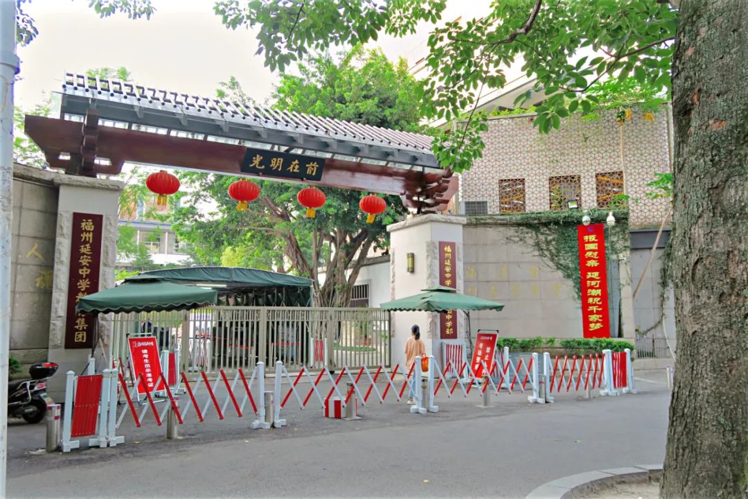 学生时代勾你馋虫的街边店,你和它上一次见面隔了几年?