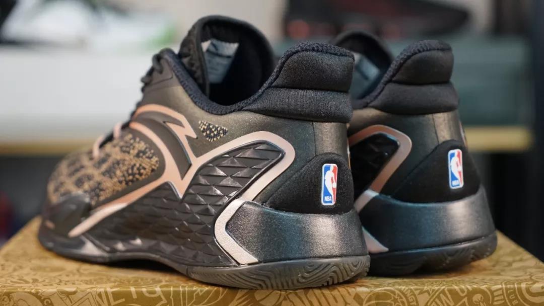 安踏隆多6,安踏全掌tpu缓震