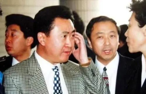 前亚洲首富王健林的风雨沉浮录,前首富完整版