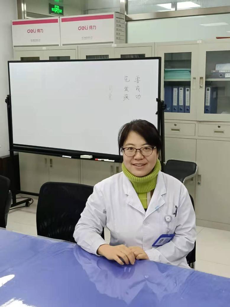 12月5日,九三学社山西省委医疗专家在汾东院区义诊送健康