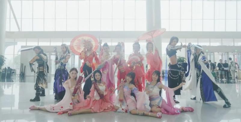 当天刀手游遇上剑三！秀秀和香香吃瓜，双五毒的样子不就是我吗？