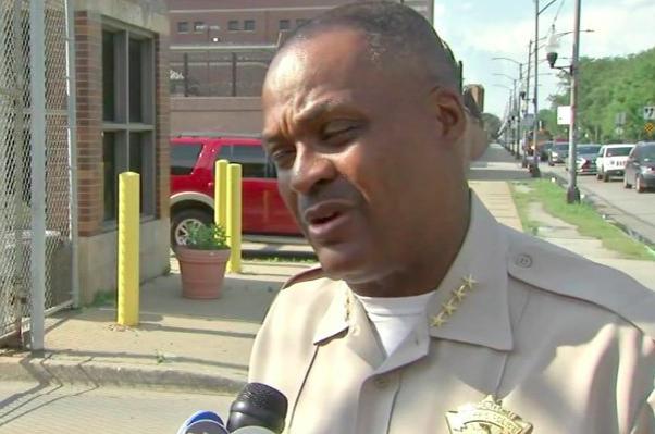 美国一女教师性侵17岁女学生被捕,美国49岁女教师侵害学生