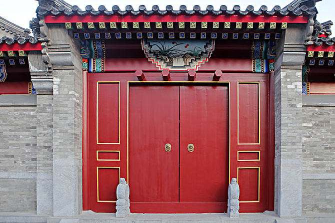 古代实木大门对比现代防盗门,汉代防盗门图片