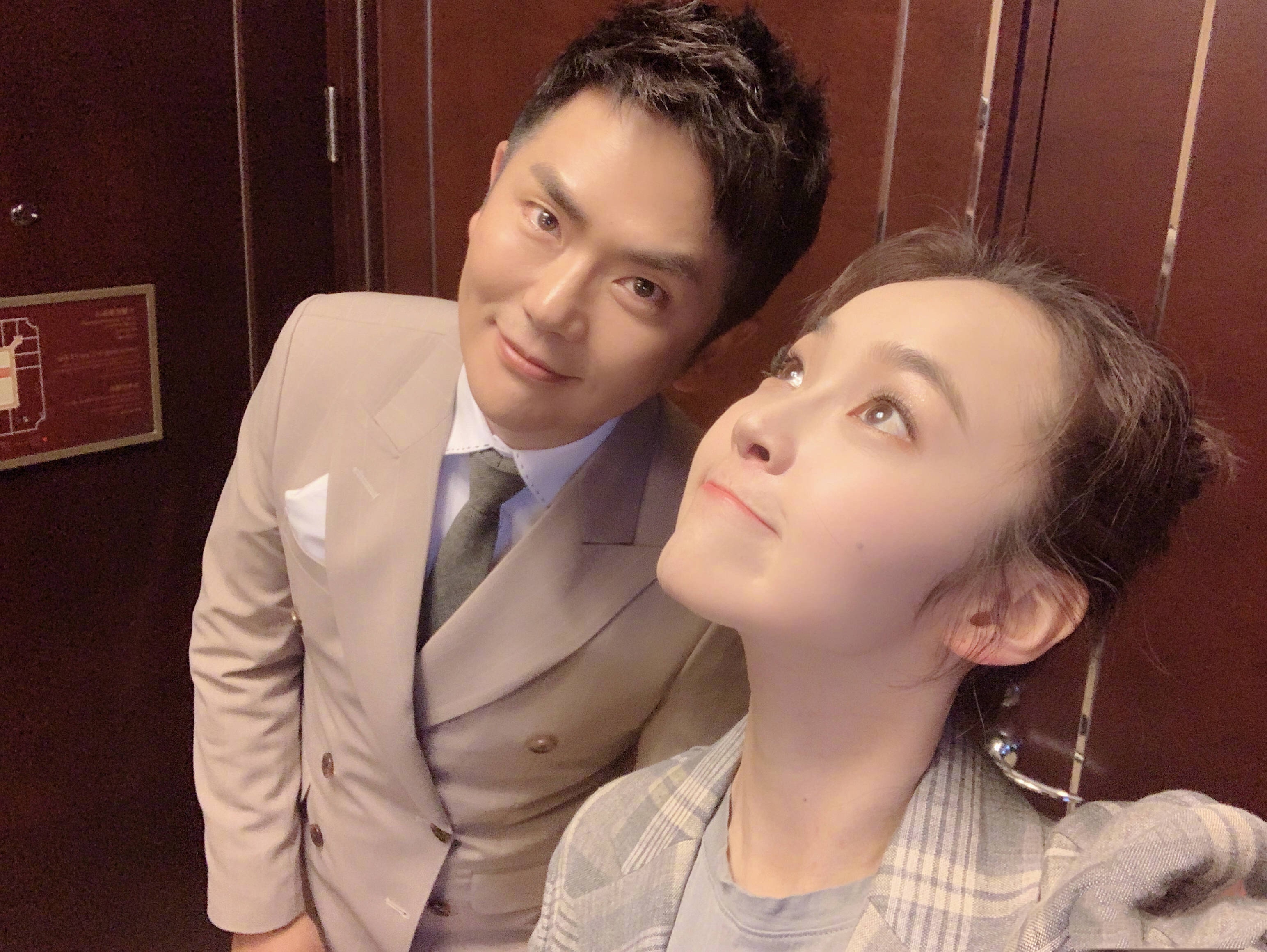 王鸥和她都是单亲，1个仅自己出镜，1个却带着“温太医”和准继父