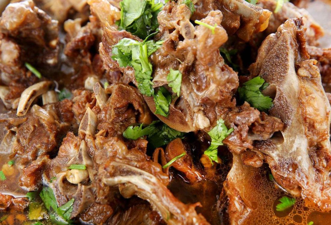 筋头巴脑羊蝎子火锅的做法,麻辣羊棒骨蝎子牛骨火锅配方教程