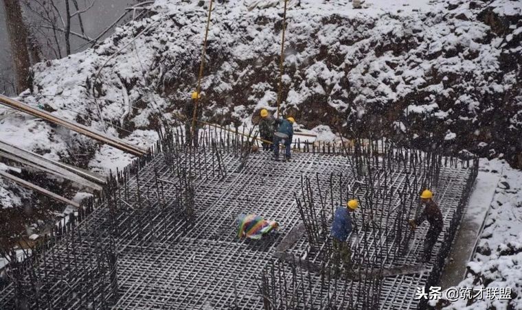 冬季混凝土浇筑养护方法,冬季混凝土浇筑多久后可以回填土