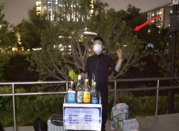 调酒师一个月可以赚多少钱,调酒师自己开店一个月赚多少