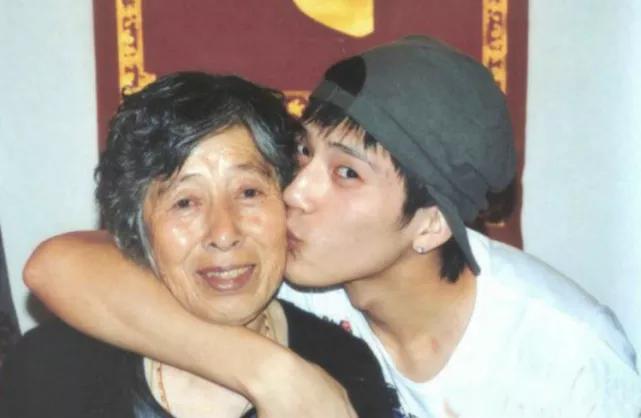 井柏然的励志成名史,井柏然的成长故事