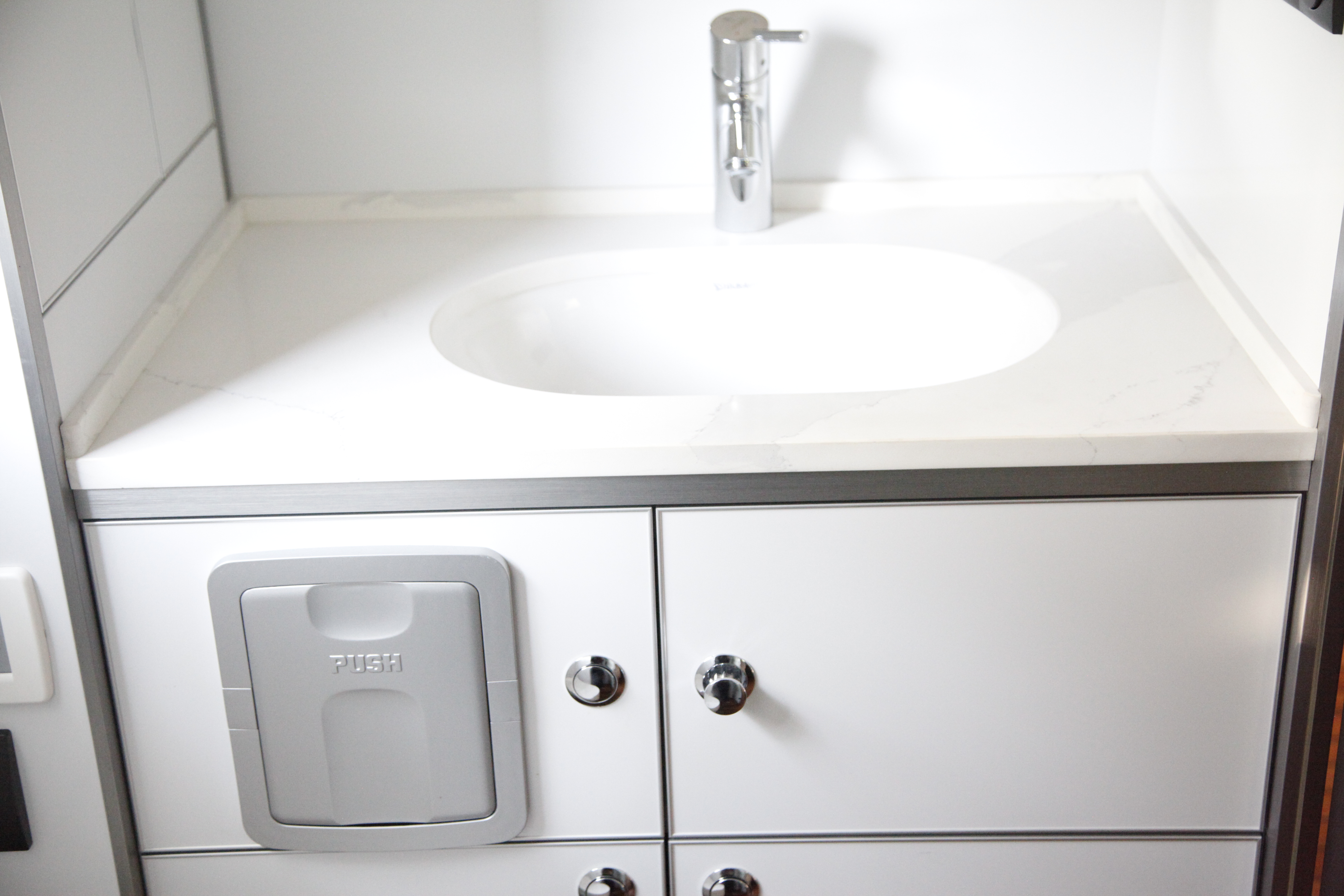 越野强劲王者，独栋别墅享受，阿莫迪罗曼8x8征服你了吗？