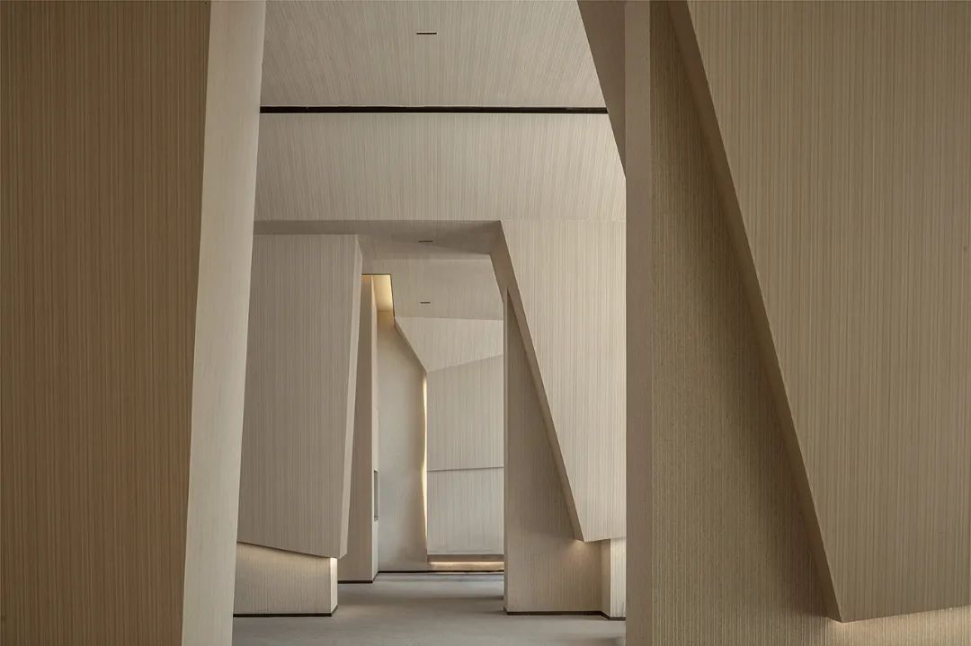 首发|达观设计：现代折线艺术生活馆，家与城市的过渡