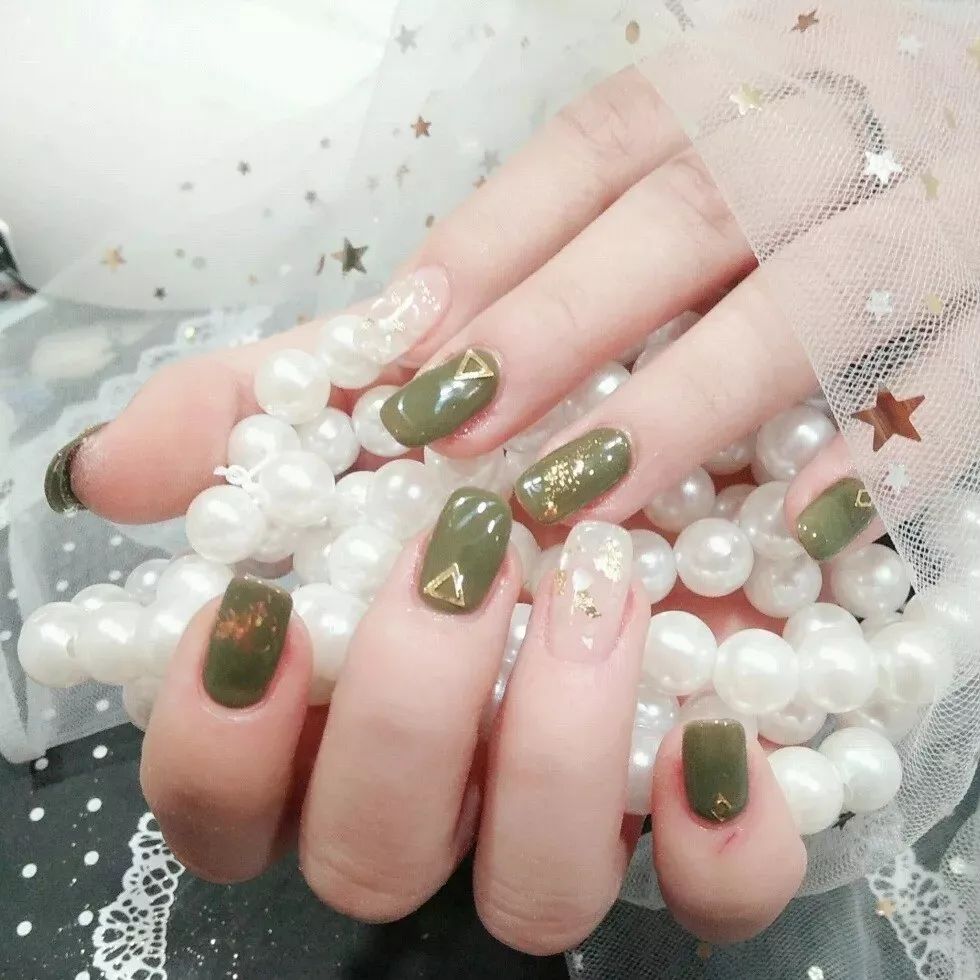 泫雅牛油果绿两件套,泫雅牛油果绿穿搭