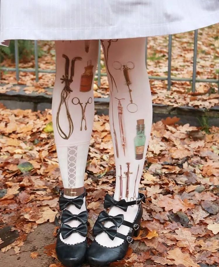 洛丽塔复古宫廷风轻洋装,紫红色洛丽塔洋装