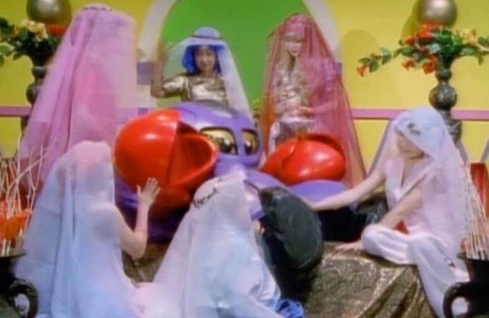 铁甲小宝可爱的样子,铁甲小宝三个铁憨憨表情包