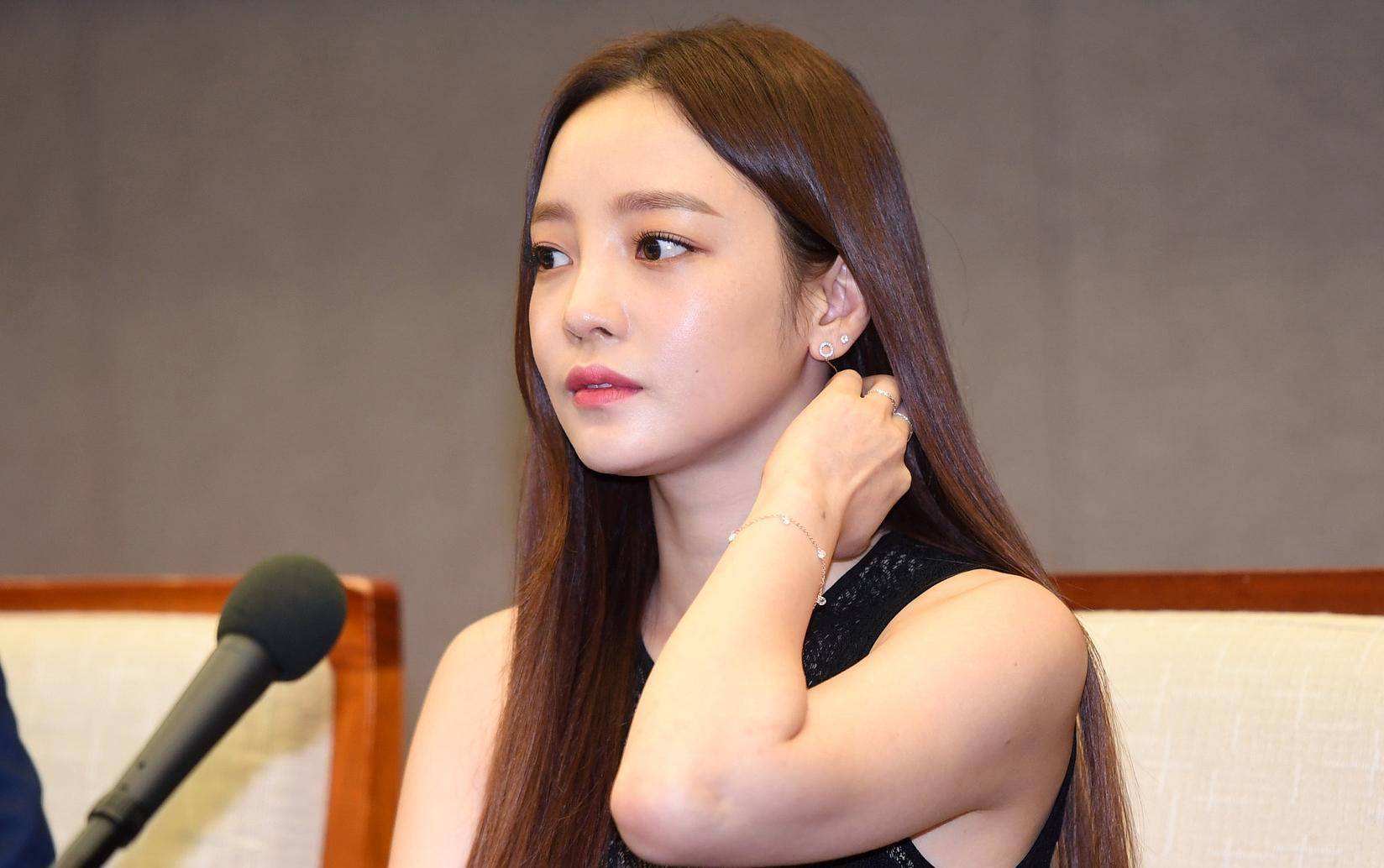 具荷拉前男友被杀,具荷拉男友入狱