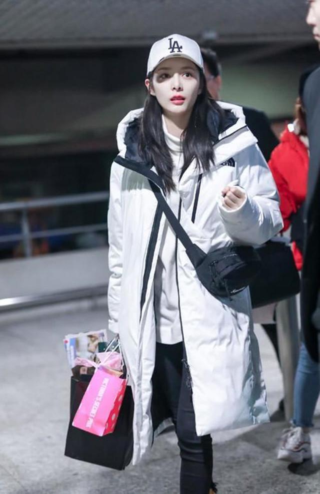 杨紫宋轶,宋轶羽绒服粉色