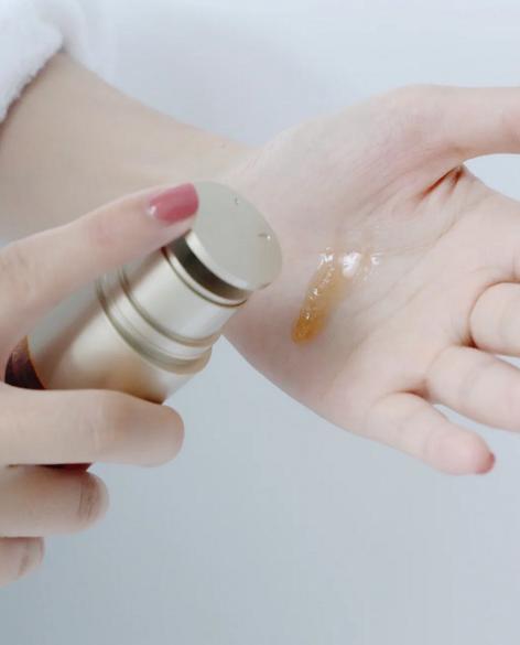 精华液排行榜前十名雅诗兰黛眼霜,排行第一化妆品雅诗兰黛