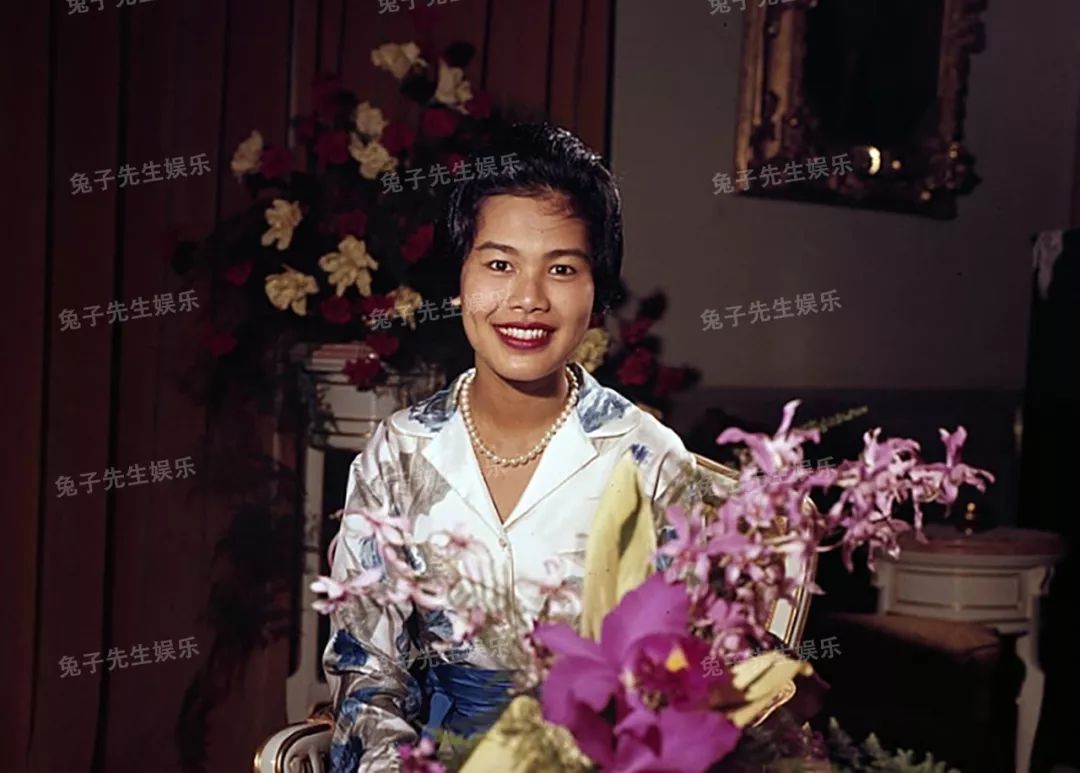 泰国公主皇后穿的高跟鞋,泰国公主60岁