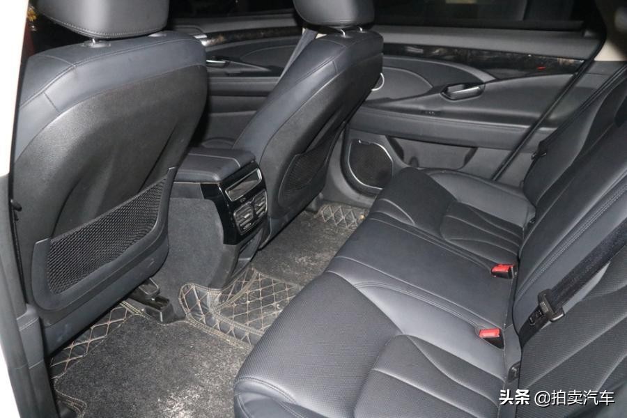 「第一次拍卖」贵FEB028吉利美日牌小型轿车