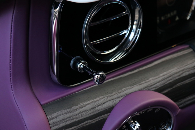 全新一代劳斯莱斯古思特,豪华180评测