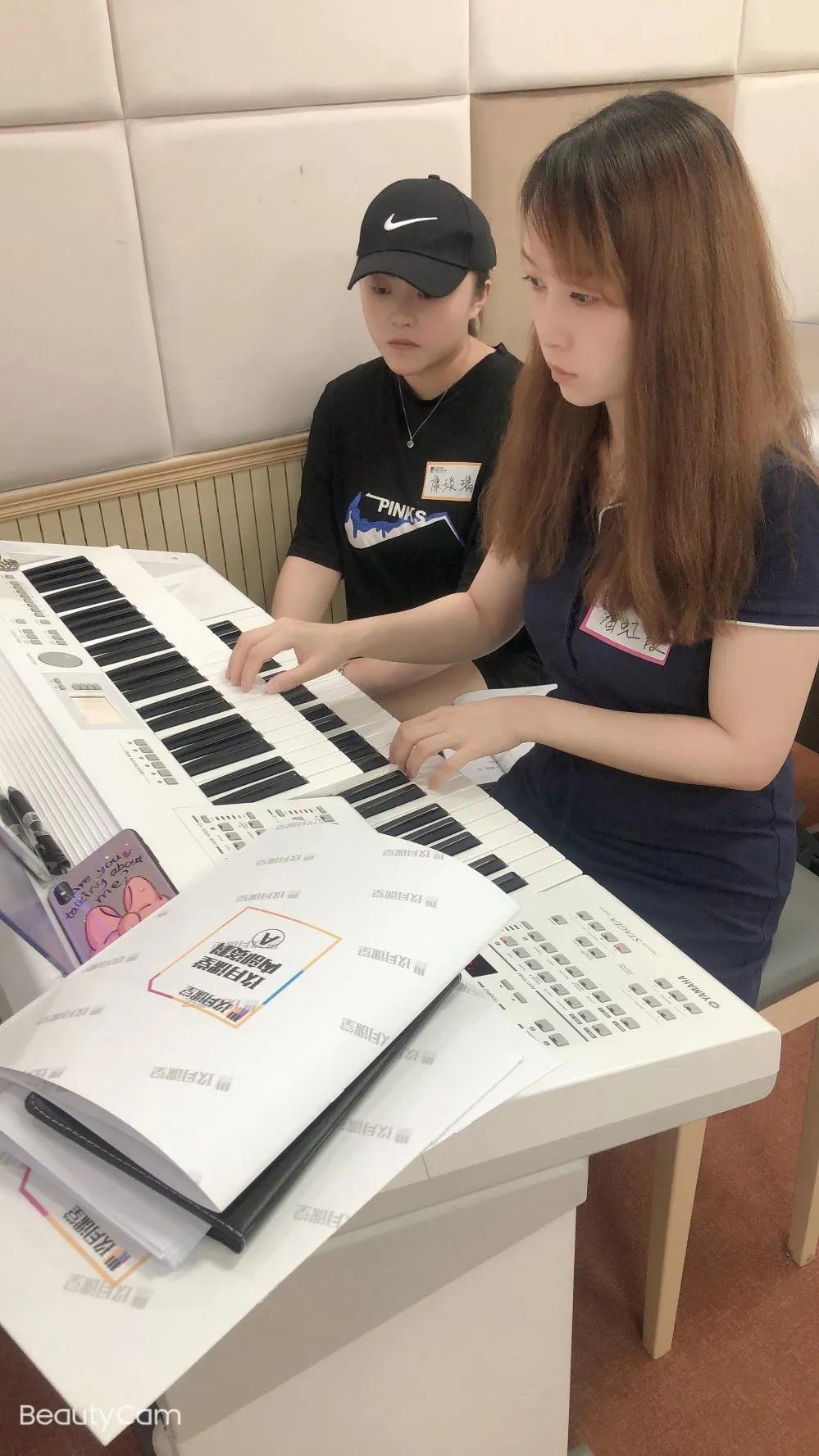 鍗氳壓鑹烘湳鍩硅涓績璐靛窞,鍗氳壓鐞磋鍚変粬鑰佸笀