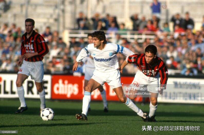 马赛回旋是马拉多纳发明的吗,1998年世界杯齐达内马赛回旋