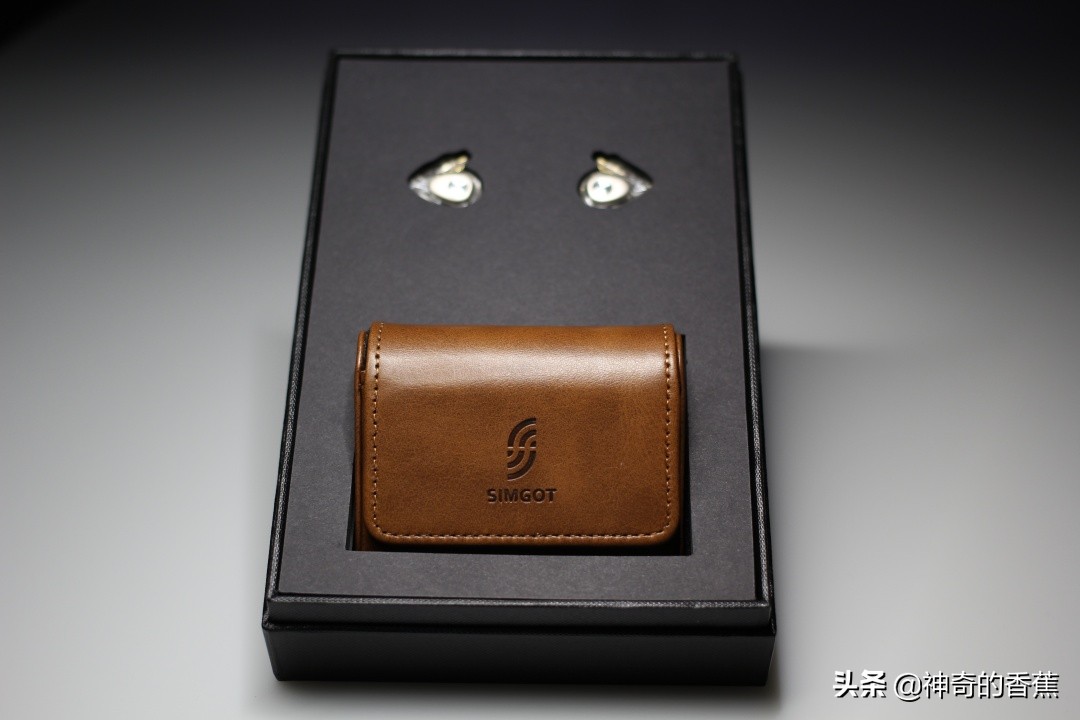 兴戈耳机半入耳式推荐,兴戈EM2圈铁耳机