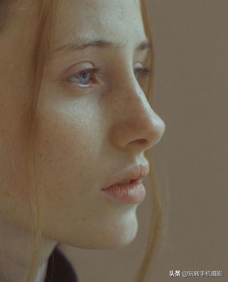 为什么有些人的照片很有质感,全身照片用什么拍出高级感