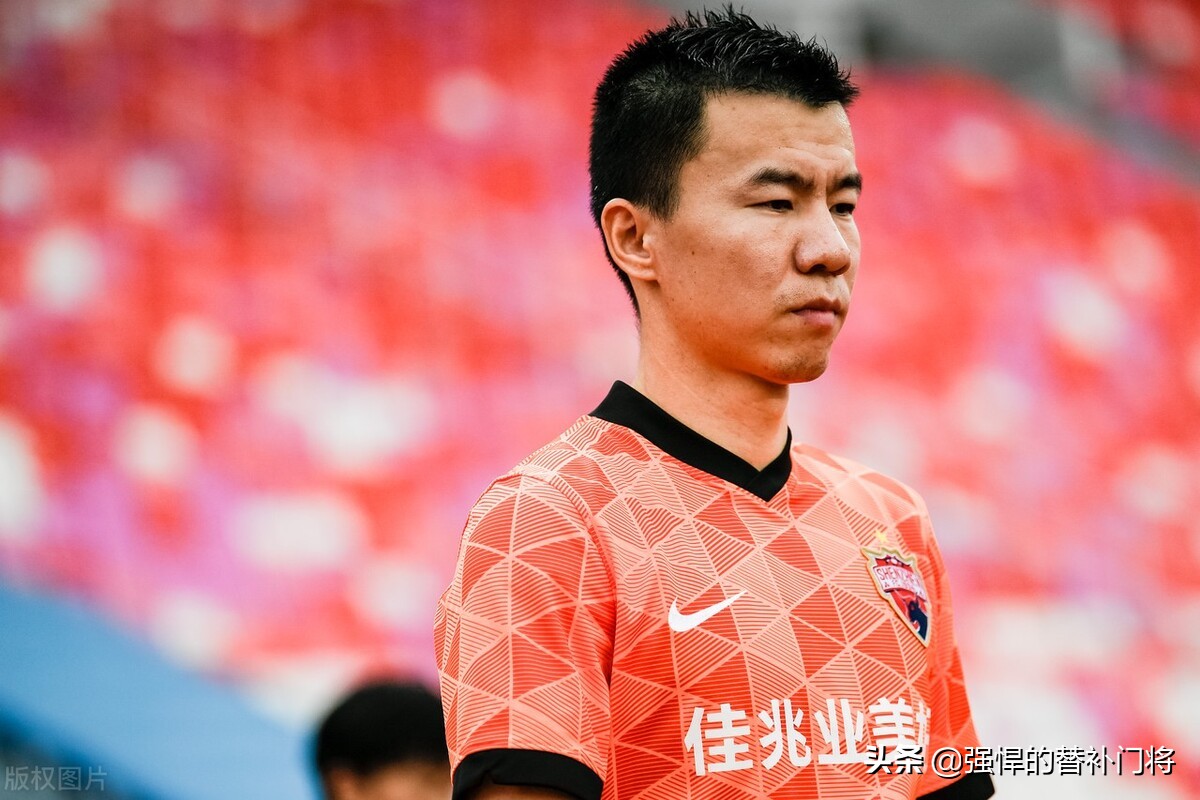 29岁国脚李铁现场,李铁40强赛锋线首选韦世豪