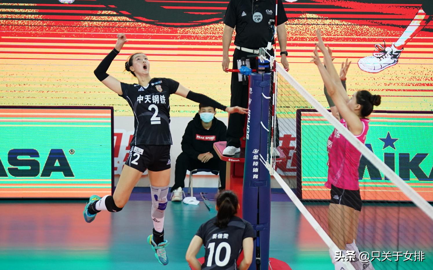 详解女排运动装备，越了解越心疼，颜妮成示范，朱婷令人欣慰