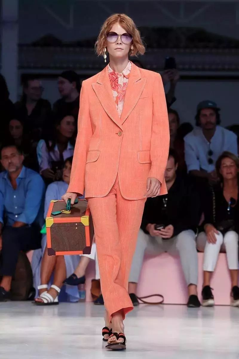 etro近况,etro佩斯利花纹真丝连衣裙