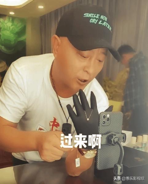 赵本山徒弟王小利,赵本山与徒弟王小利连麦