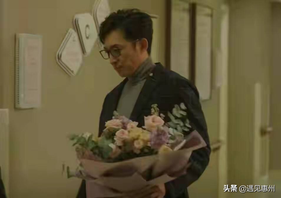 刚刚怀孕一不小心被车撞死,刚怀孕就被撞了好倒霉