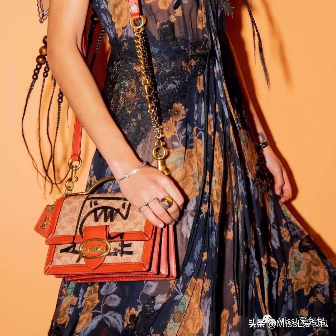 coach盒子包lv同款,coach包包必买经典款有哪些