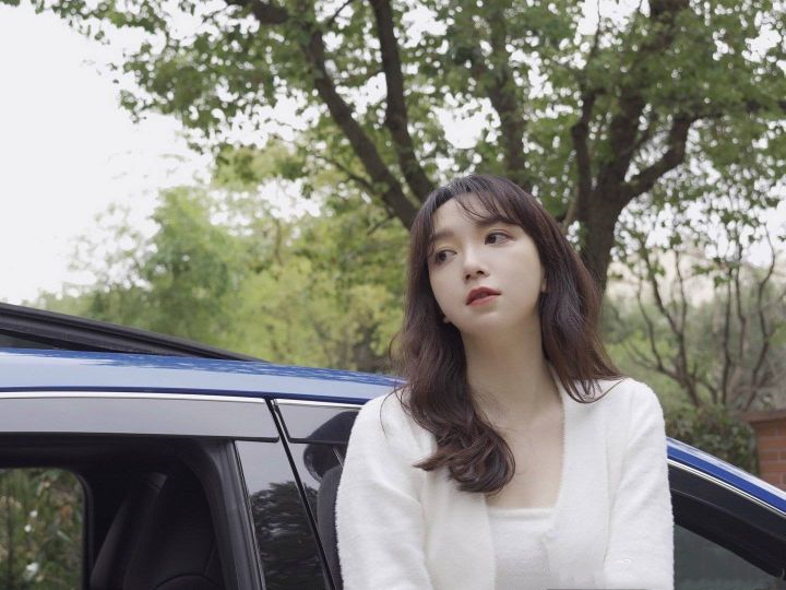 网红梅侦小姐姐被华东政法录用，学生吐槽：能教什么？拍Vlog吗