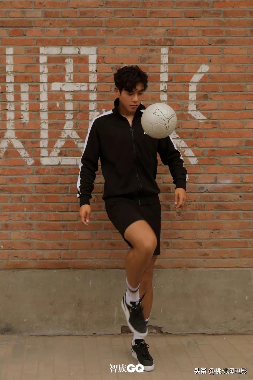 李嗣镕帅气足球视频,李嗣镕踢球视频照片
