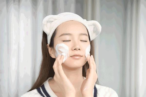 护肤步骤鼻子黑头好多,每天都护肤为什么鼻子黑头那么多