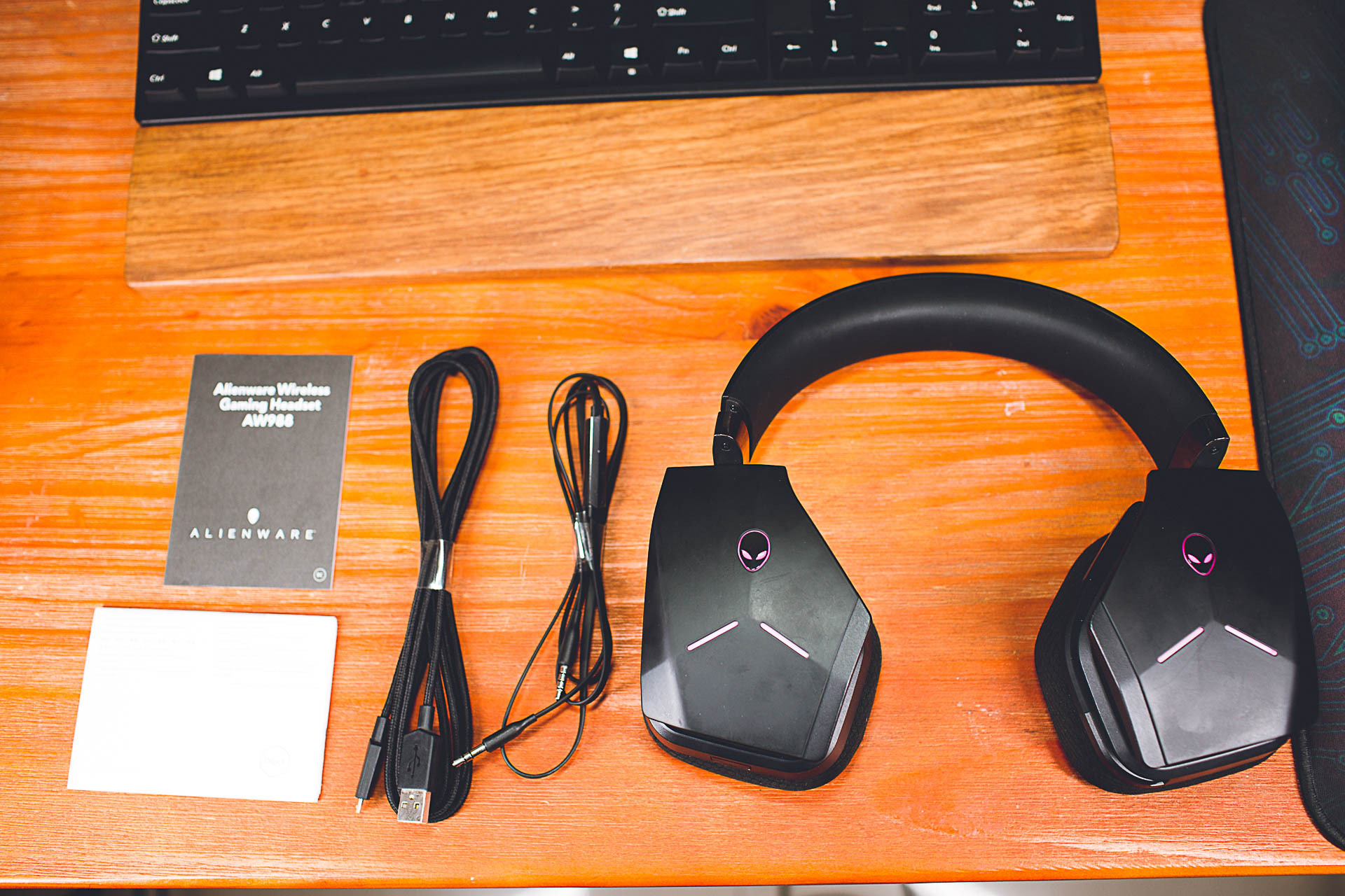 外星人耳机aw988按键介绍,外星人aw988耳机什么时候上市的