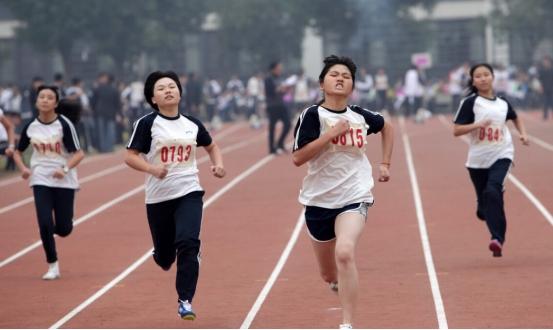 跑步拿满分的技巧教学,体育老师公认最省力的跑步方式