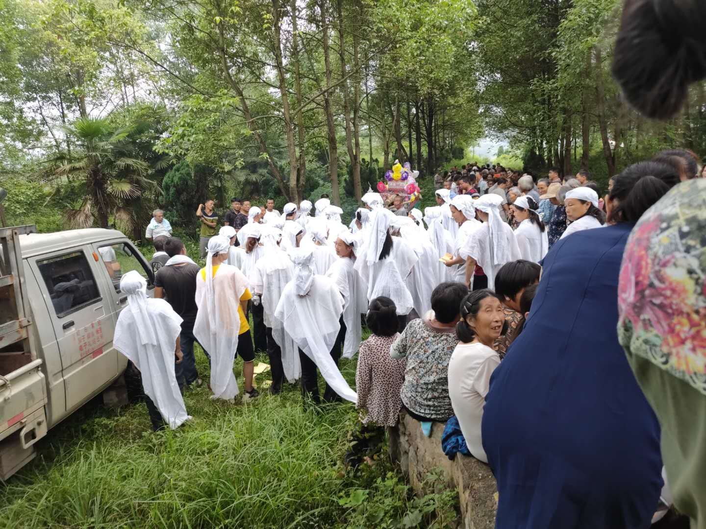 丧事奇闻怪事全集,丧葬一条龙遇到的怪事