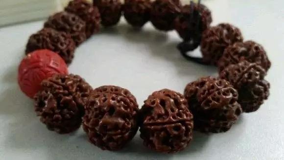 金刚菩提盘黑了怎么办,金刚菩提手串盘黑了如何补救