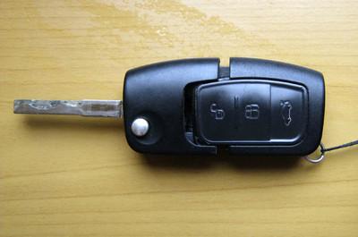 车钥匙反锁了怎么办图解,车被反锁没钥匙怎么办