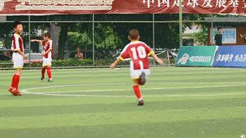 一场进32球,中国小将惊天一跳逆转比赛获胜