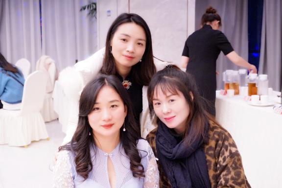 共享美衣：服装界“华为”登陆襄阳，云上衣橱走进万家