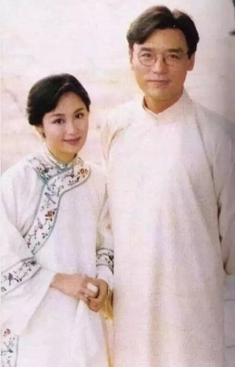 又一个被港媒骂臭的“渣女”，真是可怕！