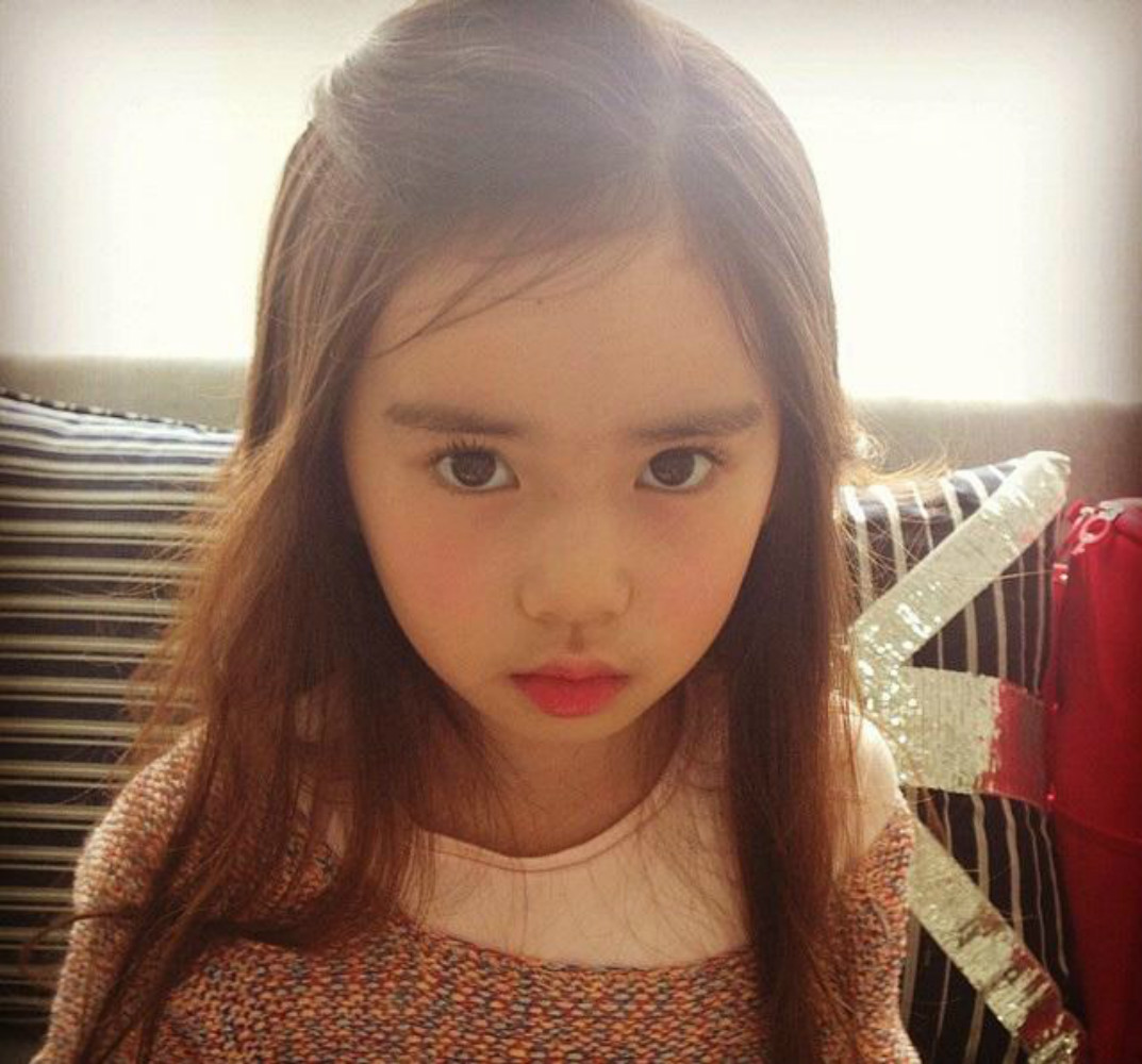 孩子有哪些面部特征更聪明,小孩的脸型决定孩子的长相