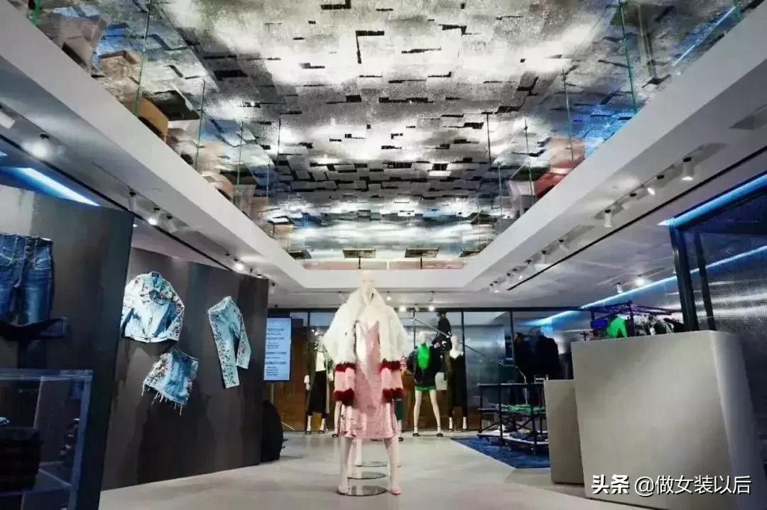 她在衰落时被温州大佬收购，如今竟逆袭成女装品牌前列？牛逼