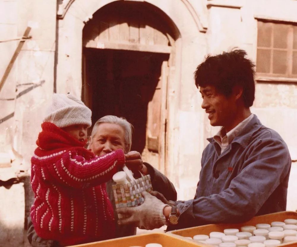 北京老字号三元宫醇纯牛奶,三元纯牛奶北京老字号多少钱一箱